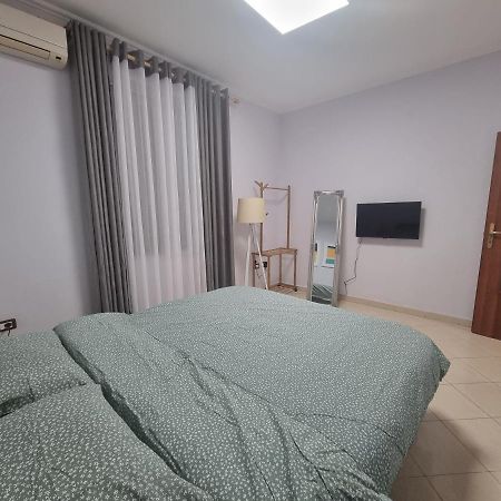 Glamorous Apartment In Тирана Экстерьер фото