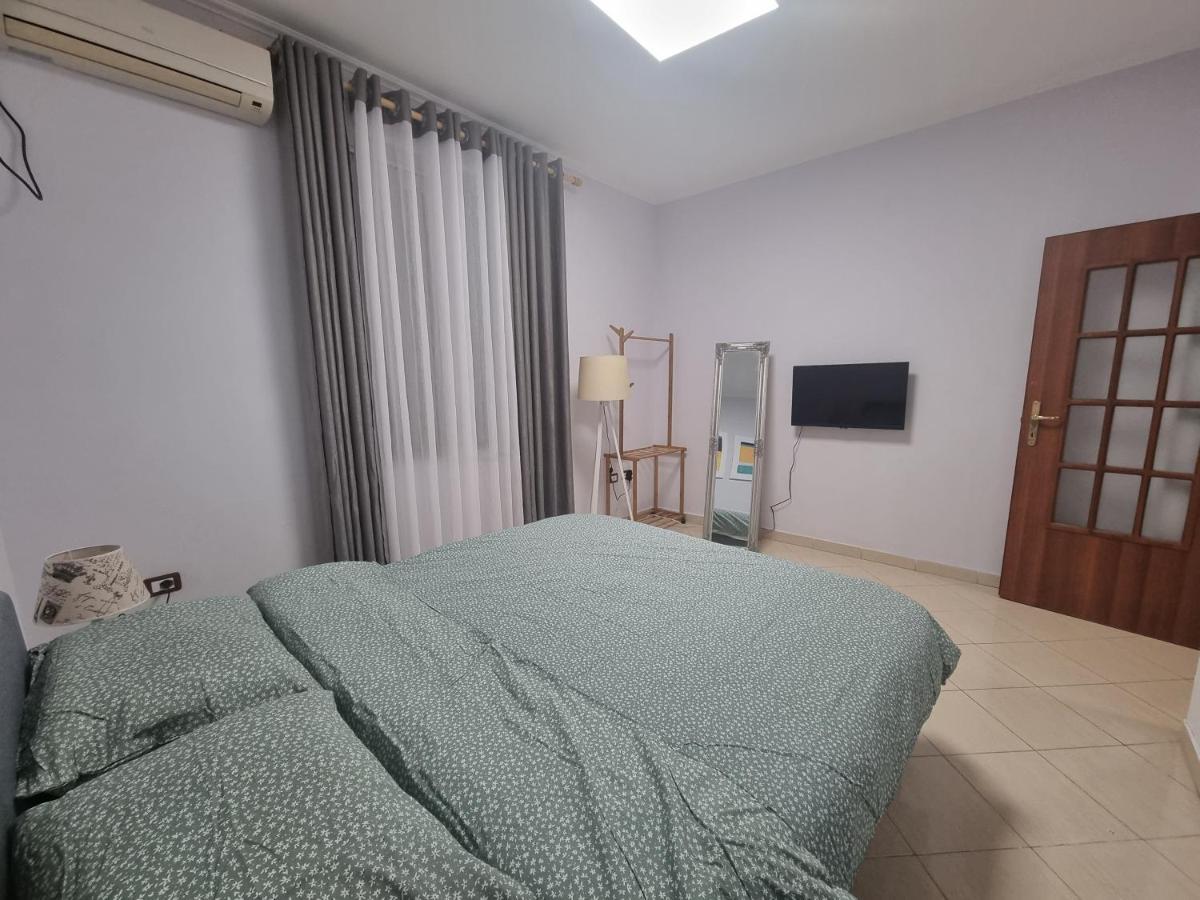 Glamorous Apartment In Тирана Экстерьер фото