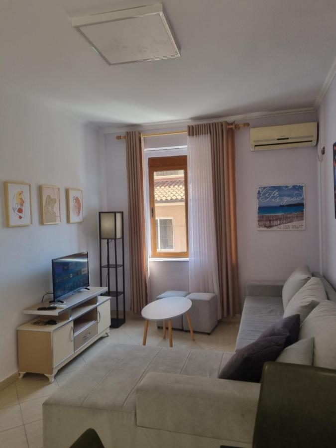 Glamorous Apartment In Тирана Экстерьер фото