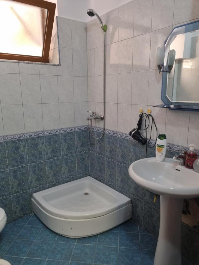 Glamorous Apartment In Тирана Экстерьер фото