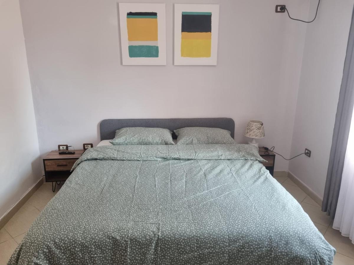 Glamorous Apartment In Тирана Экстерьер фото